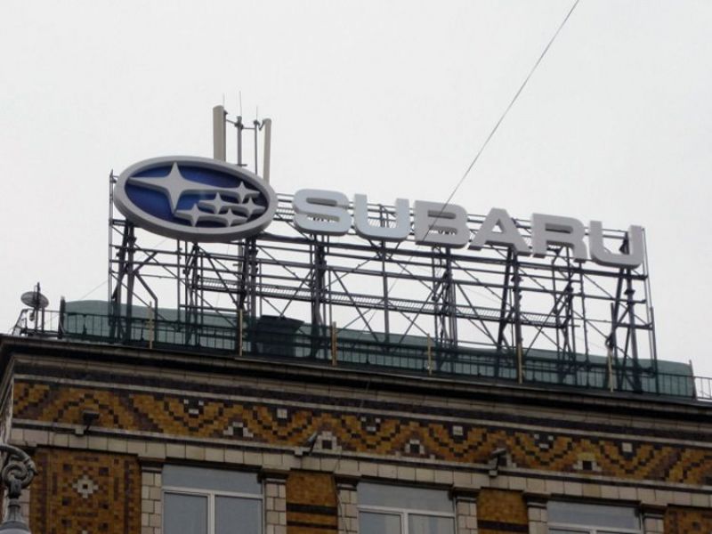 Рекламні вивіски на дахах - чи варто?